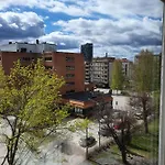 Апартаменты Large With 4 Bedrooms, Location