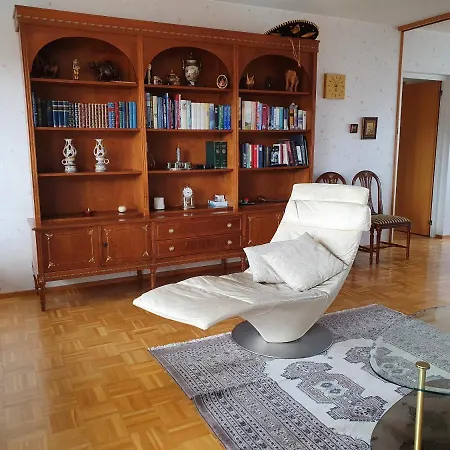 Large With 4 Bedrooms, Location Apartment