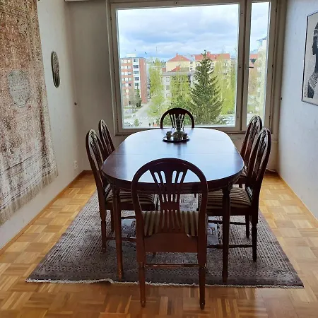 Large With 4 Bedrooms, Location