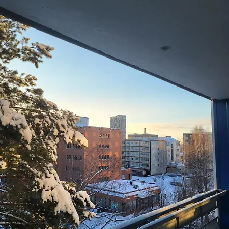 Large With 4 Bedrooms, Location Apartment